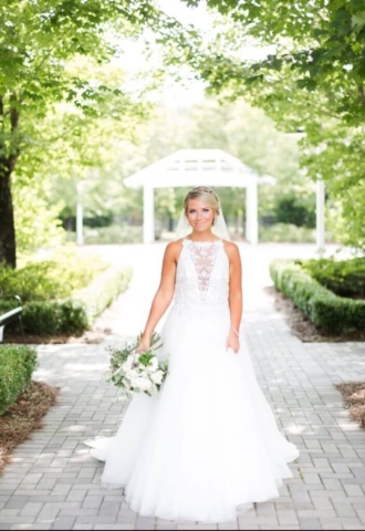 Wedding at Foxhall Resort. Flowers by Kelly Hillis of The Perfect Posey. Photography by Southern Frame Photo